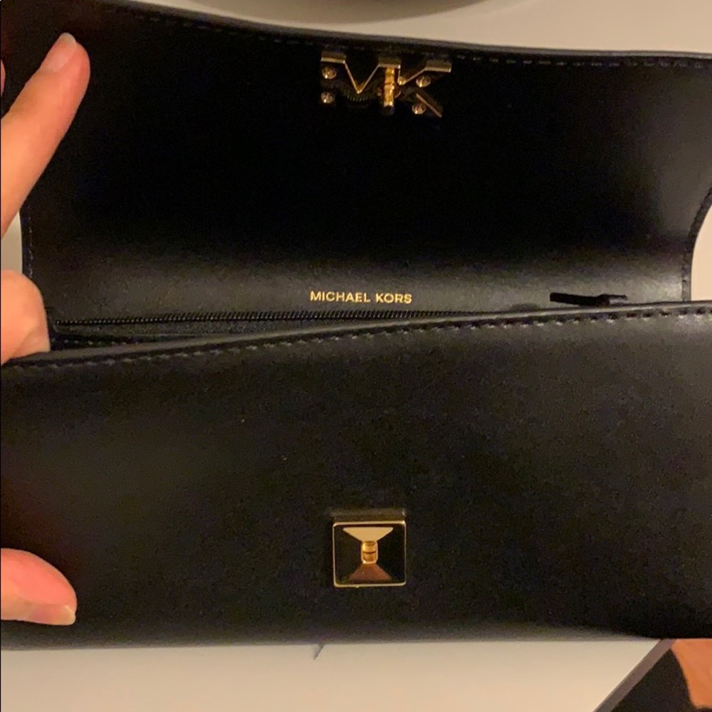 Michael Kors Continental Wallet - Picture 2 of 4